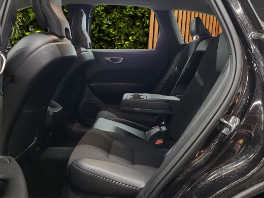 Volvo  XC60 2.0 B5 Business Pro | Trekhaak | Camera | Keyless | Adaptive Cruise ActivLease financial lease