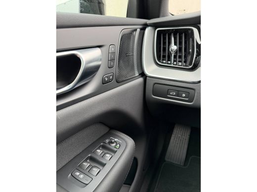 Volvo  XC60 2.0 T8 Plug-in hybrid AWD Plus Black Edition Pano-H&K-360 gr-Keyless-ACC ActivLease financial lease