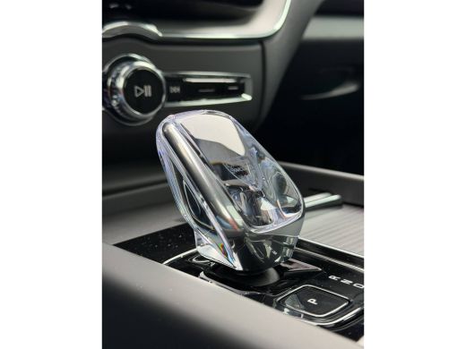 Volvo  XC60 2.0 T8 Plug-in hybrid AWD Plus Black Edition Pano-H&K-360 gr-Keyless-ACC ActivLease financial lease