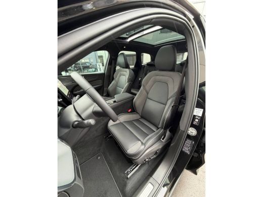 Volvo  XC60 2.0 T8 Plug-in hybrid AWD Plus Black Edition Pano-H&K-360 gr-Keyless-ACC ActivLease financial lease