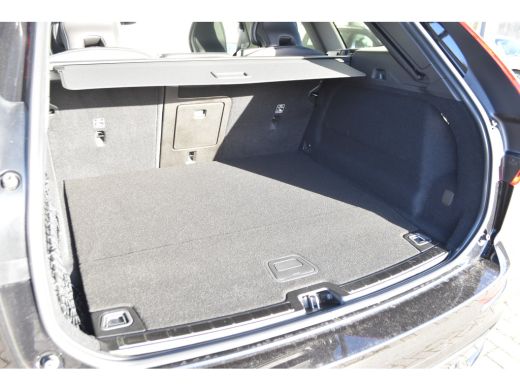 Volvo  XC60 T6 Black Edition | Harman Kardon | Panoramadak | Stoel/stuur verwarming | ActivLease financial lease