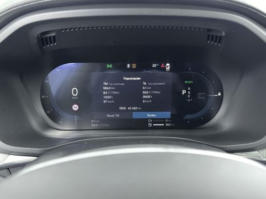 Volvo  XC60 T6 Plug-in hybrid Ultimate Dark | SILVER DAWN | Trekhaak | PDC V+A 360 camera | Stoel + Stuurverw... ActivLease financial lease