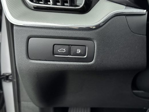 Volvo  XC60 T6 Plug-in hybrid Ultimate Dark | SILVER DAWN | Trekhaak | PDC V+A 360 camera | Stoel + Stuurverw... ActivLease financial lease