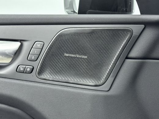 Volvo  XC60 T6 Plug-in hybrid Ultimate Dark | SILVER DAWN | Trekhaak | PDC V+A 360 camera | Stoel + Stuurverw... ActivLease financial lease