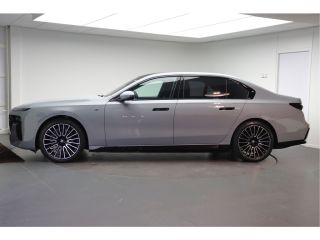 BMW i7 eDrive50 High Executive M Sport / Panoramadak / Stoelventilatie / Massagefunctie / Bowers & Wilki...
