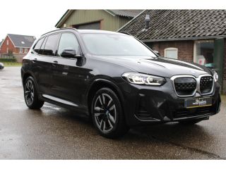 BMW iX3 M-SPORT 80 kWh SOh 100% PANO LEER PILOT ORG NL 23000KM!!!