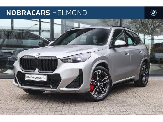 BMW X1 sDrive18i M Sport Automaat / Panoramadak / Sportstoelen / Achteruitrijcamera / M Adaptief onderst...