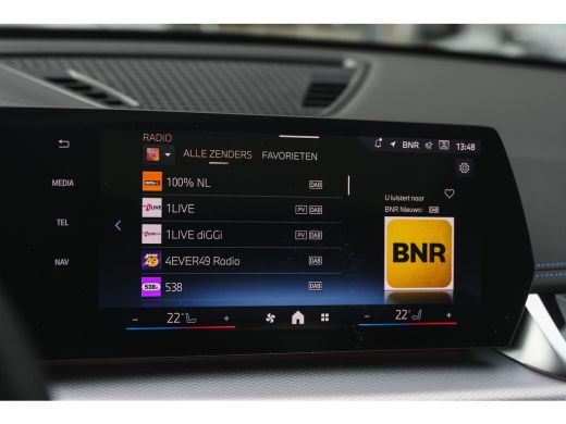 BMW X1 sDrive18i M Sport Automaat / Panoramadak / Sportstoelen / Achteruitrijcamera / M Adaptief onderst... ActivLease financial lease