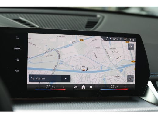 BMW X1 sDrive18i M Sport Automaat / Panoramadak / Sportstoelen / Achteruitrijcamera / M Adaptief onderst... ActivLease financial lease