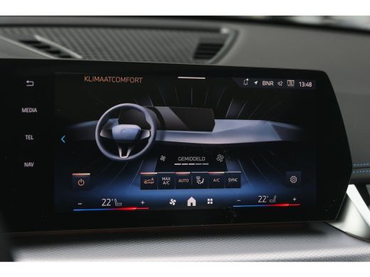 BMW X1 sDrive18i M Sport Automaat / Panoramadak / Sportstoelen / Achteruitrijcamera / M Adaptief onderst... ActivLease financial lease