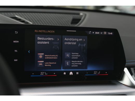 BMW X1 sDrive18i M Sport Automaat / Panoramadak / Sportstoelen / Achteruitrijcamera / M Adaptief onderst... ActivLease financial lease