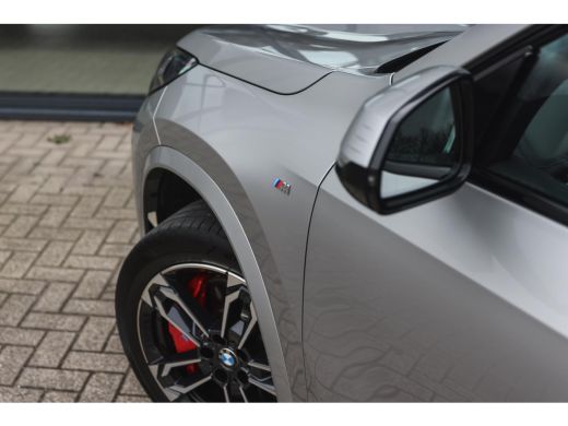 BMW X1 sDrive18i M Sport Automaat / Panoramadak / Sportstoelen / Achteruitrijcamera / M Adaptief onderst... ActivLease financial lease