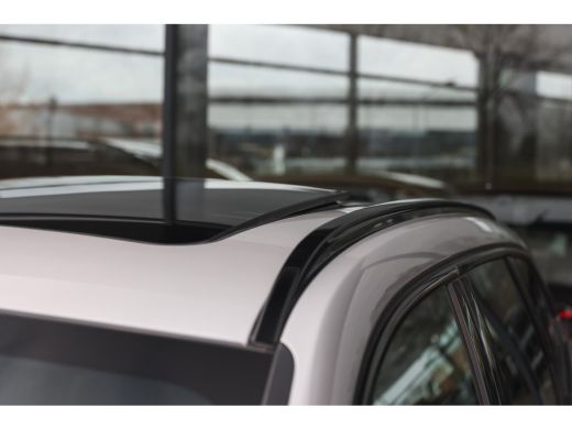 BMW X1 sDrive18i M Sport Automaat / Panoramadak / Sportstoelen / Achteruitrijcamera / M Adaptief onderst... ActivLease financial lease