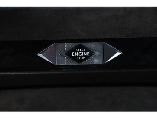 DS DS 4 1.6 E-TENSE 225PK PERFORMANCE LINE AUTOMAAT / NAVI / LEDER / CLIMA / FULL-LED / PDC / 19" LMV / C... ActivLease financial lease