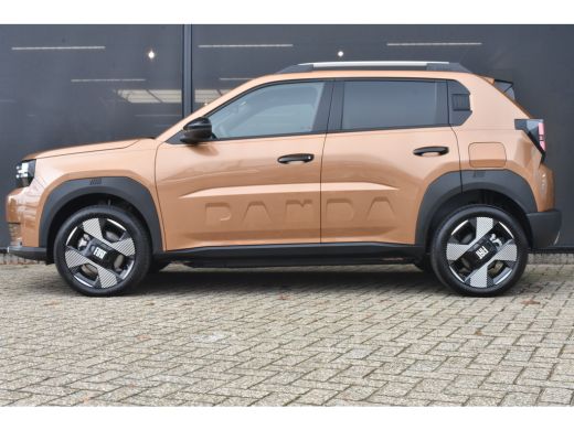 Fiat Grande Panda La Prima 11 kW 44 kWh | Stuur/Stoelverwarming | Navigatie | Achteruitrijcamera | Climate Control ... ActivLease financial lease