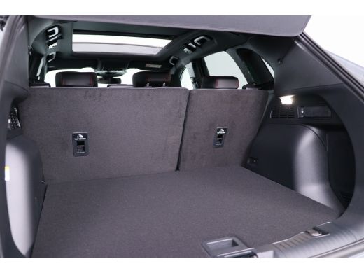 Ford Kuga Plug-In Hybrid ST-Line X | Trekhaak Elek. Wegklapbaar | Elek. Panoramadak | Winter Pack | Matrix ... ActivLease financial lease