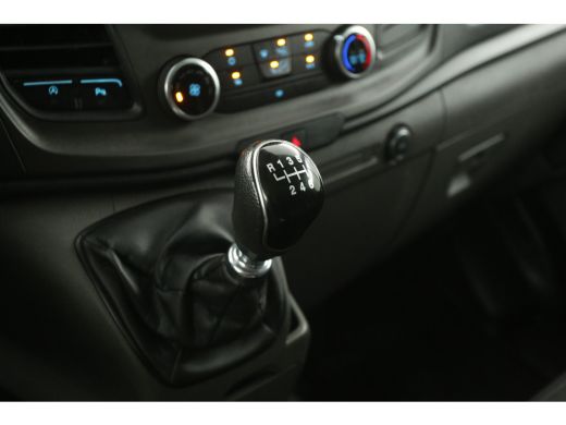 Ford Transit Custom 2.0 TDCI L2H1 | DC | 6-Zits | Carplay | Cruise | Airco | Navigatie | Trekh. | Parkeersens. ActivLease financial lease