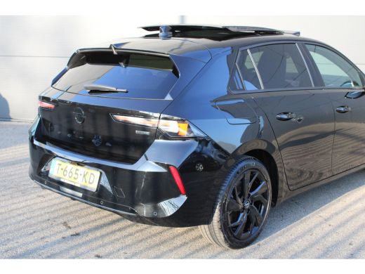 Opel Astra 1.6 Hybrid Ultimate | Automaat | Navigatie | Camera | Panorama/schuifdak | Black pack | 7.500km | ActivLease financial lease