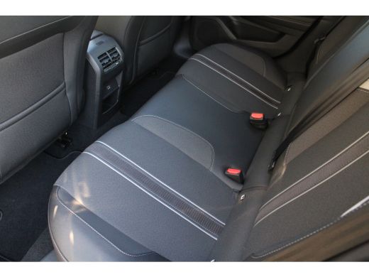 Opel Astra 1.6 Hybrid Ultimate | Automaat | Navigatie | Camera | Panorama/schuifdak | Black pack | 7.500km | ActivLease financial lease