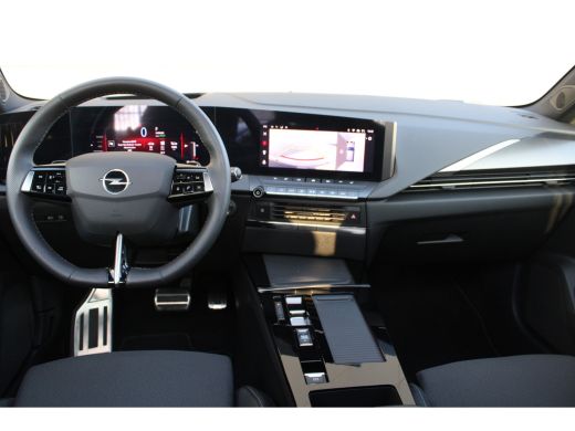 Opel Astra 1.6 Hybrid Ultimate | Automaat | Navigatie | Camera | Panorama/schuifdak | Black pack | 7.500km | ActivLease financial lease