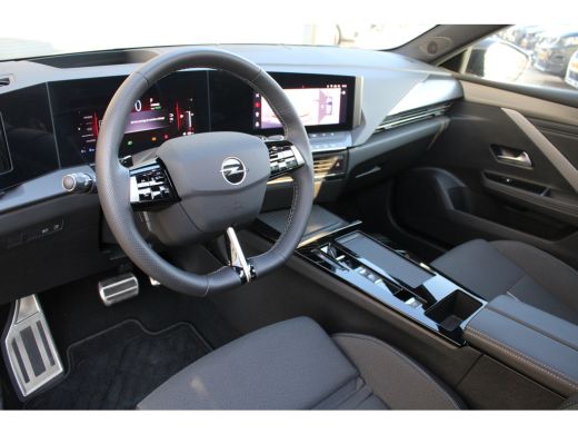 Opel Astra 1.6 Hybrid Ultimate | Automaat | Navigatie | Camera | Panorama/schuifdak | Black pack | 7.500km | ActivLease financial lease