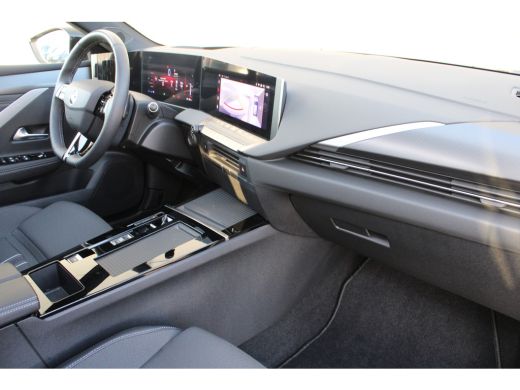 Opel Astra 1.6 Hybrid Ultimate | Automaat | Navigatie | Camera | Panorama/schuifdak | Black pack | 7.500km | ActivLease financial lease