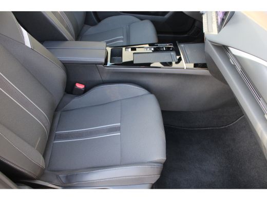 Opel Astra 1.6 Hybrid Ultimate | Automaat | Navigatie | Camera | Panorama/schuifdak | Black pack | 7.500km | ActivLease financial lease