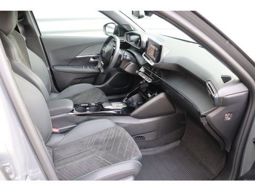 Peugeot 2008 1.2 HYBRID 145PK GT PACK AUTOMAAT / NAVI / LEDER / CLIMA / LED / PDC / 17" LMV / KEYLESS / 360&deg; C... ActivLease financial lease