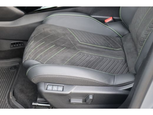 Peugeot 2008 1.2 HYBRID 145PK GT PACK AUTOMAAT / NAVI / LEDER / CLIMA / LED / PDC / 17" LMV / KEYLESS / 360&deg; C... ActivLease financial lease