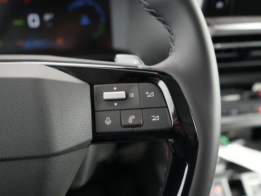 Peugeot e-Expert L3 75 kWh STX | ECall: Peugeot Connect SOS & Assistance | Elektrisch bedienbare en verwarmbare bu... ActivLease financial lease