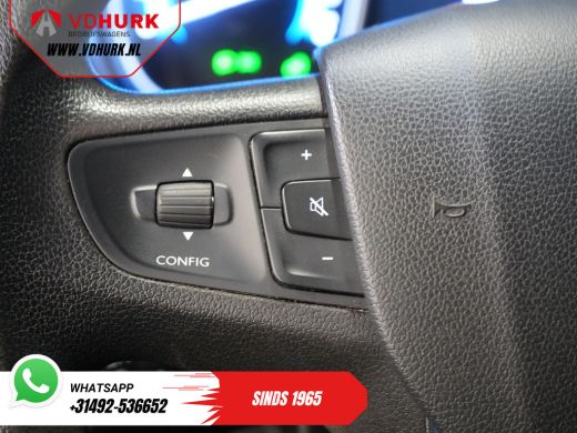 Peugeot e-Expert Premium 50 kWh 230 km WLTP Snellader/ Elek.dakventilator/ Navi/ Carplay/ Camera/ PDC/ Cruise/ Airco ActivLease financial lease