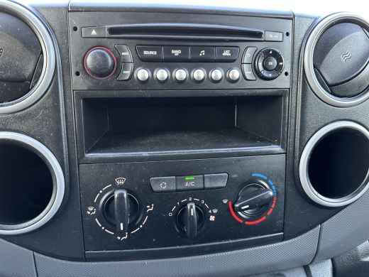 Peugeot Partner 1.6 HDI EURO 6 / L1H1 / AIRCO / ORIG. NL / 111.514 KM / SCHUIFDEUR ActivLease financial lease