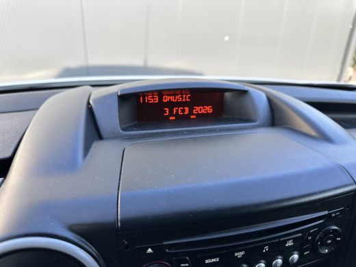 Peugeot Partner 1.6 HDI EURO 6 / L1H1 / AIRCO / ORIG. NL / 111.514 KM / SCHUIFDEUR ActivLease financial lease