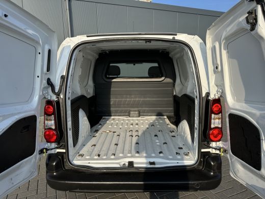 Peugeot Partner 1.6 HDI EURO 6 / L1H1 / AIRCO / ORIG. NL / 111.514 KM / SCHUIFDEUR ActivLease financial lease