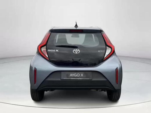 Toyota Aygo Hybrid 115 play **HYBRIDE/ AUTOMAAT/ NIEUWE AUTOMAAT** ActivLease financial lease