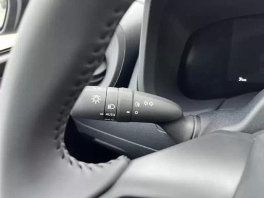 Toyota Aygo Hybrid 115 play **HYBRIDE/ AUTOMAAT/ NIEUWE AUTO** ActivLease financial lease