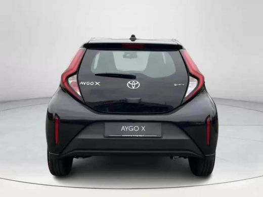 Toyota Aygo Hybrid 115 play **HYBRIDE/ AUTOMAAT/ NIEUWE AUTO** ActivLease financial lease