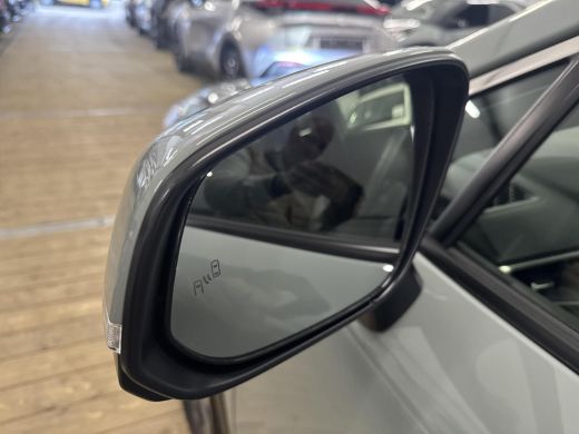 Toyota Corolla Cross Hybrid 140 Style | 06-10141018 Voor meer informatie ActivLease financial lease