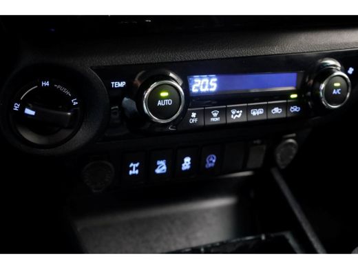 Toyota Hilux 2.4 D-4D-F 150pk E6 4WD 4x4 Double Cab Automaat 2/5-Persoons 08-2019 ActivLease financial lease