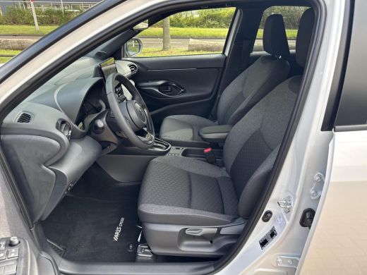 Toyota Yaris Cross 1.5 Hybrid 130 Dynamic Comfort Pack | 06-10141018 Voor meer informatie ActivLease financial lease