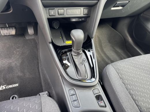 Toyota Yaris Cross 1.5 Hybrid 130 Dynamic Comfort Pack | 06-10141018 Voor meer informatie ActivLease financial lease