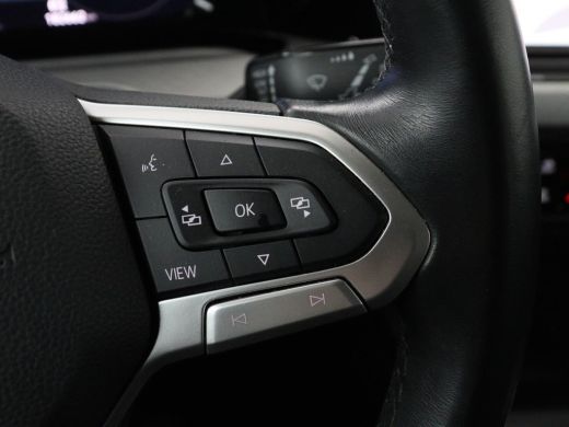 Volkswagen Golf 1.0 TSI Life | Trekhaak | Camera | Adaptive cruise | Sfeerverlichting | Carplay | Navigatie | Par... ActivLease financial lease