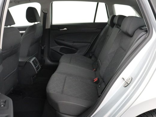 Volkswagen Golf 1.0 TSI Life | Trekhaak | Camera | Adaptive cruise | Sfeerverlichting | Carplay | Navigatie | Par... ActivLease financial lease