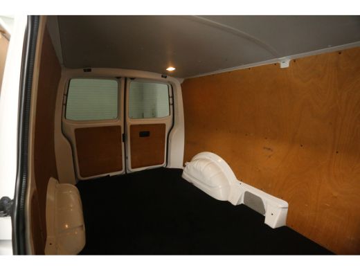 Volkswagen Transporter 2.0 TDI L2H1 | 140PK | Airco | Cruise | 3-Zits | Trekhaak | Sidebars ActivLease financial lease