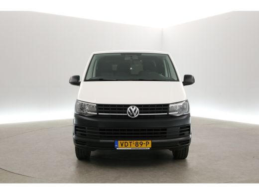 Volkswagen Transporter 2.0 TDI L2H1 | 140PK | Airco | Cruise | 3-Zits | Trekhaak | Sidebars ActivLease financial lease