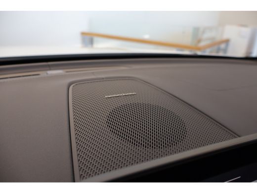 Volvo  XC60 T6 350PK Ultra Black Edition | Gelam Glas | Panoramadak | 360 | Adap cruise | Memory | HK audio ActivLease financial lease