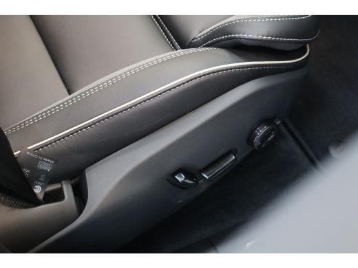 Volvo  XC60 T6 350PK Ultra Black Edition | Gelam Glas | Panoramadak | 360 | Adap cruise | Memory | HK audio ActivLease financial lease