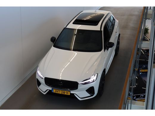 Volvo  XC60 T6 350PK Ultra Black Edition | Gelam Glas | Panoramadak | 360 | Adap cruise | Memory | HK audio ActivLease financial lease