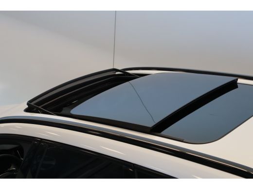 Volvo  XC60 T6 350PK Ultra Black Edition | Gelam Glas | Panoramadak | 360 | Adap cruise | Memory | HK audio ActivLease financial lease