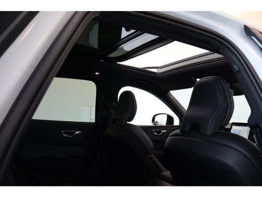 Volvo  XC60 T6 350PK Ultra Black Edition | Gelam Glas | Panoramadak | 360 | Adap cruise | Memory | HK audio ActivLease financial lease